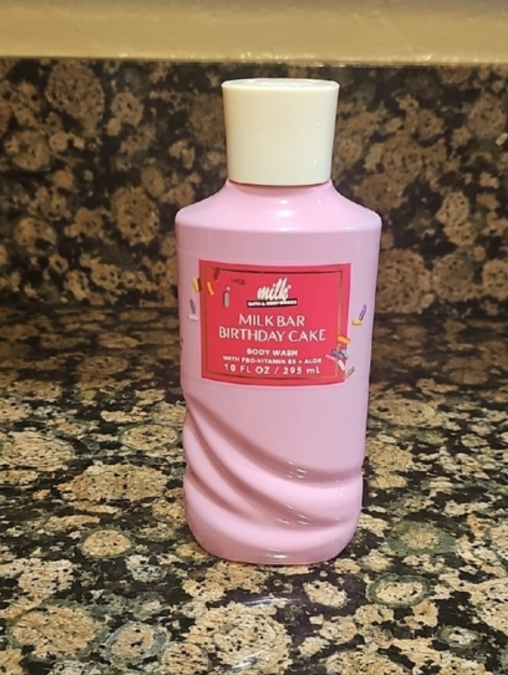 New Bath & Body Works Milk Bar Birthday Cake Body Wash - Pink